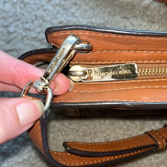 Michael Kors small crossbody bag - Picture 8 of 10